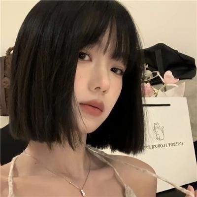 三艳嬉春